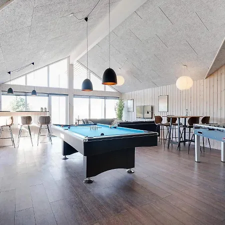 Luxury Pool In *